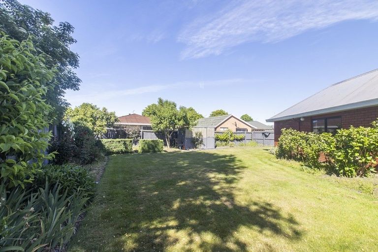 Photo of property in 12 Kamahi Place, Bishopdale, Christchurch, 8051