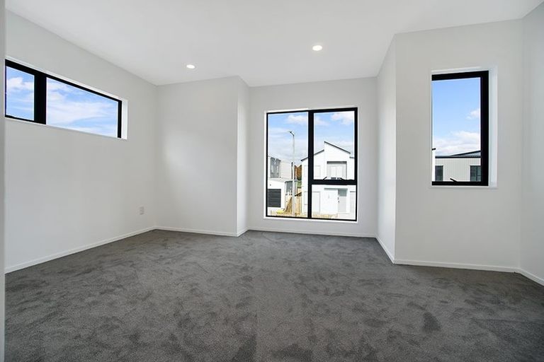 Photo of property in 74 Bellbird Street, Papakura, 2110