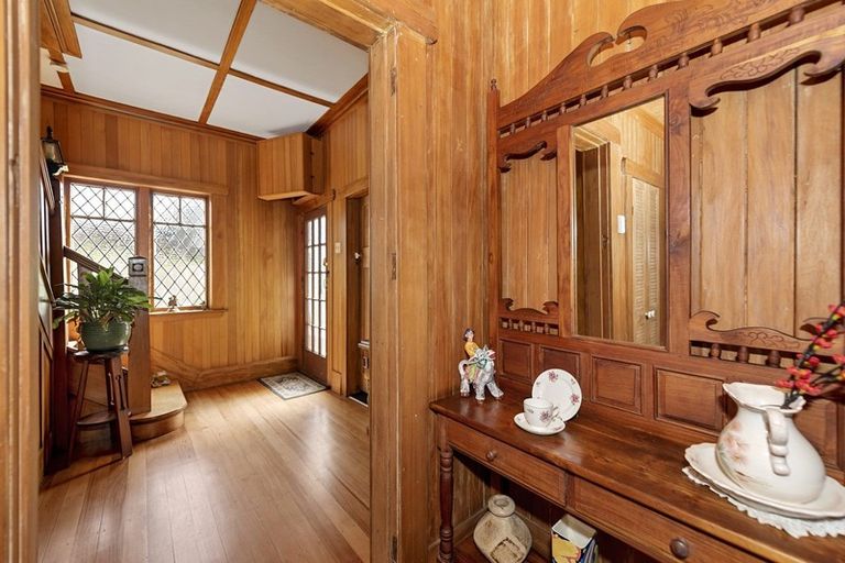 Photo of property in 69 Forest Lake Road, Forest Lake, Hamilton, 3200