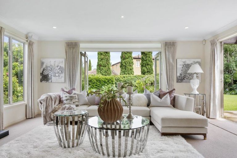 Photo of property in 10 Quedley Court, Eastern Beach, Auckland, 2012