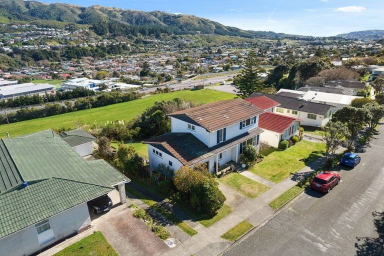 Photo of property in 12 Lupin Terrace, Tawa, Wellington, 5028
