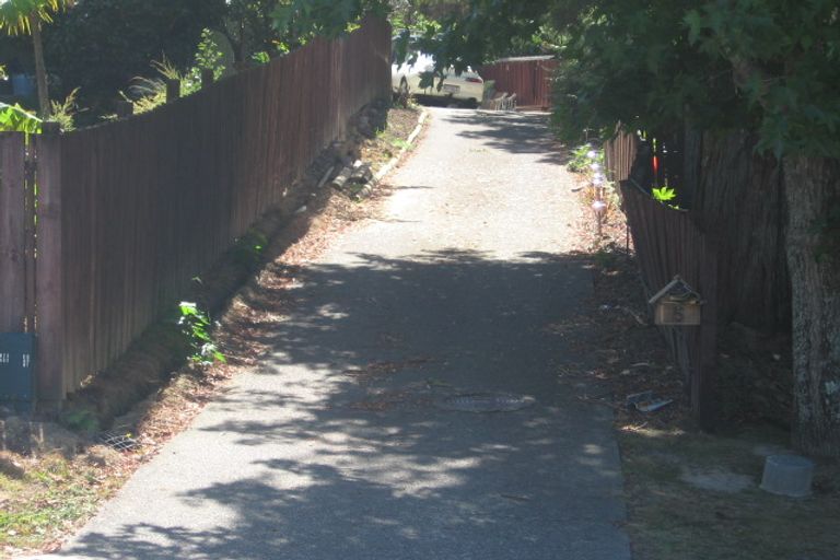 Photo of property in 5 Mcquoid Place, Glenfield, Auckland, 0629