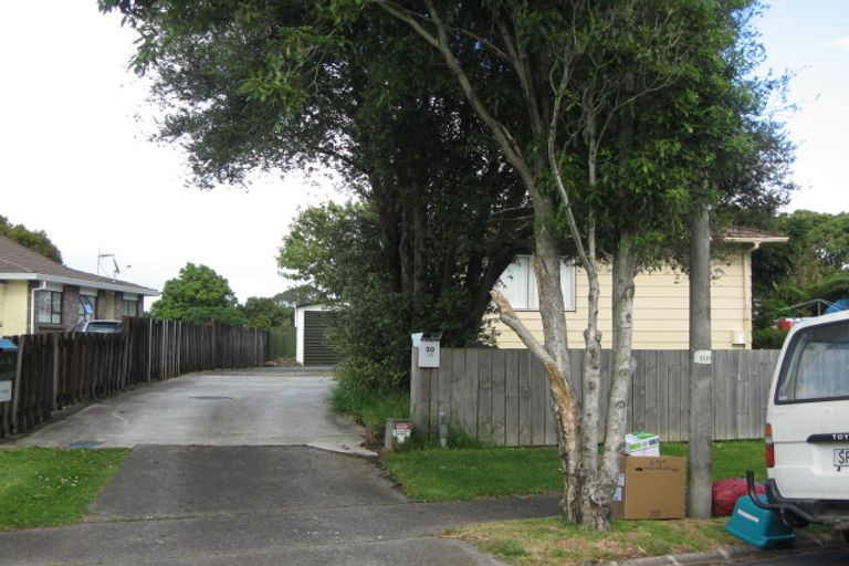 Photo of property in 2/30 Challen Close, Conifer Grove, Takanini, 2112