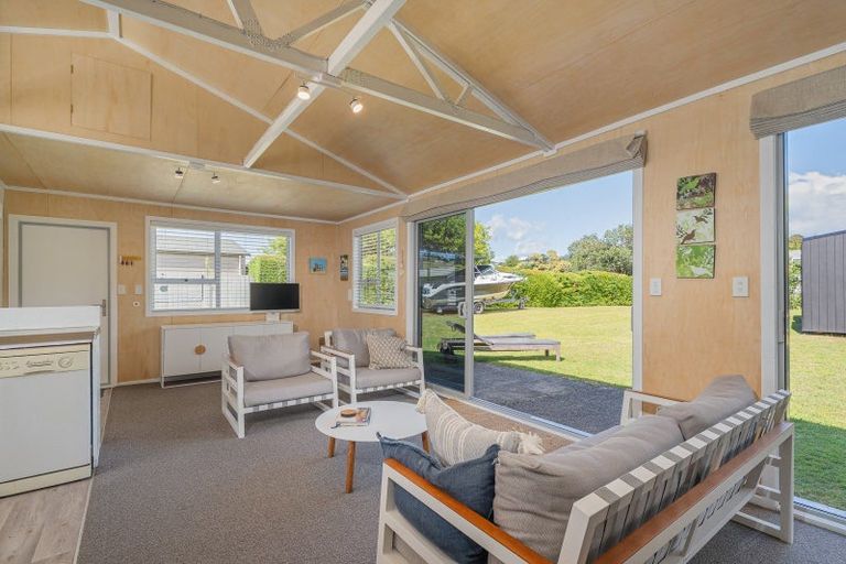 Photo of property in 40 Hardy Place, Cooks Beach, Whitianga, 3591