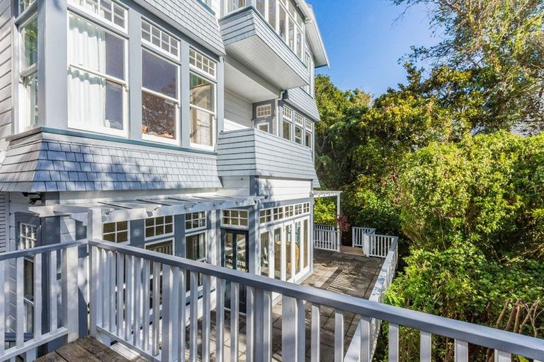 Photo of property in 44 Aurora Terrace, Kelburn, Wellington, 6012