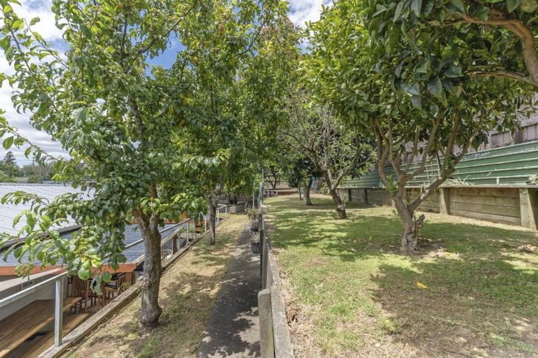 Photo of property in 4a Clerke Place, Marfell, New Plymouth, 4310