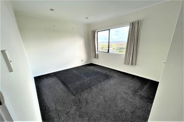 Photo of property in 13 Benchmark Drive, Massey, Auckland, 0614