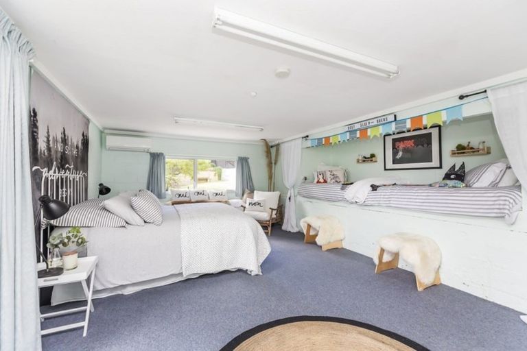 Photo of property in 20 Melbourne Road, Island Bay, Wellington, 6023