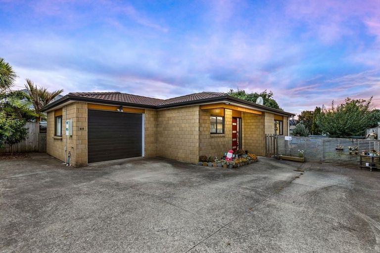 Photo of property in 18a Airdrie Road, Ranui, Auckland, 0612