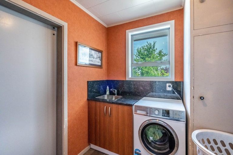 Photo of property in 82 Dalwharn Street, Wallacetown, 9816