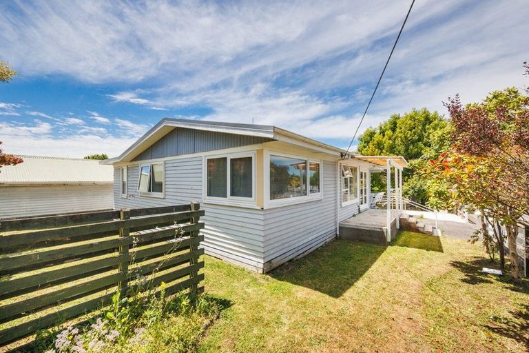 Photo of property in 2 Signal Street, Marton, 4710