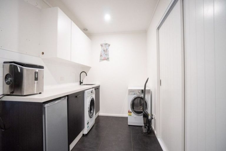 Photo of property in 6 Waimarama Court, Roslyn, Palmerston North, 4414