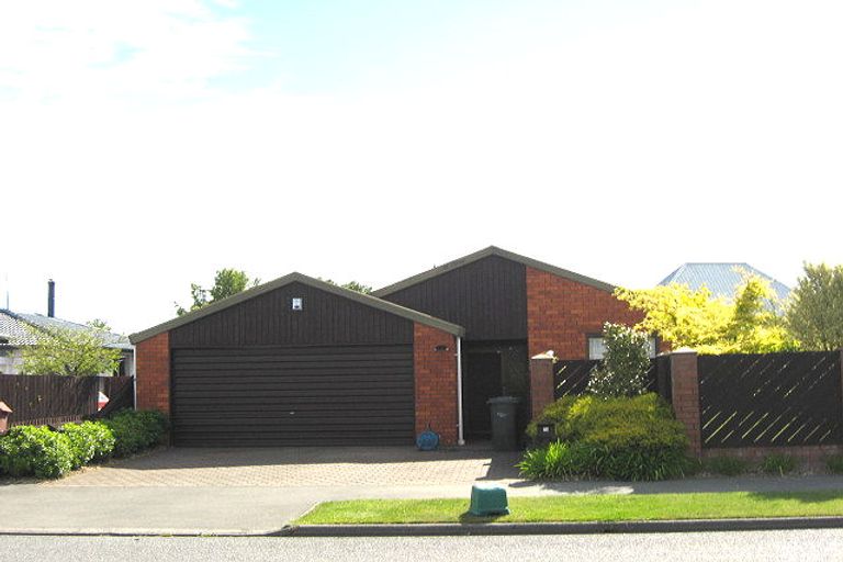 Photo of property in 75 Royal Park Drive, Parklands, Christchurch, 8083