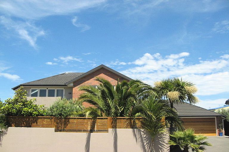 Photo of property in 18 Driftwood Lane, Waimairi Beach, Christchurch, 8083