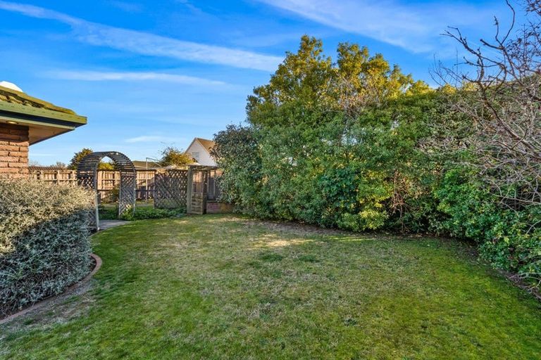 Photo of property in 8 Addison Place, Halswell, Christchurch, 8025