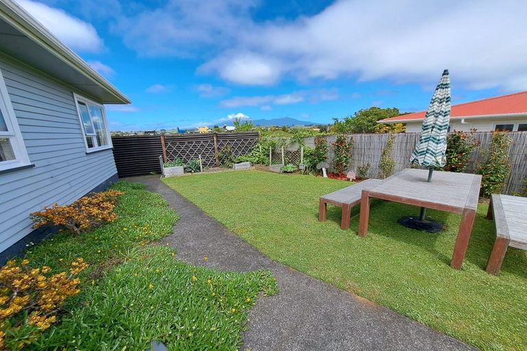 Photo of property in 191 Omata Road, Blagdon, New Plymouth, 4310