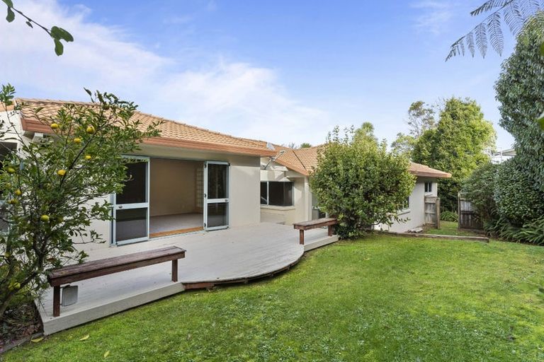 Photo of property in 1 Halldene Terrace, Red Beach, 0932