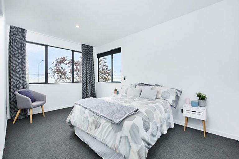 Photo of property in 1 Te Awakura Terrace, Mount Pleasant, Christchurch, 8081