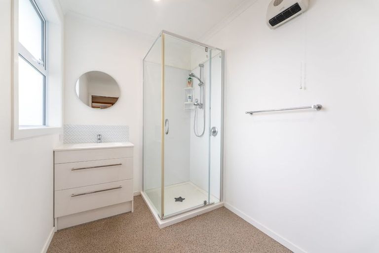 Photo of property in 21 Weston Road, Holmes Hill, Oamaru, 9401