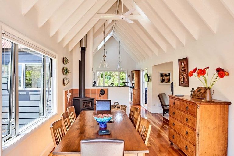 Photo of property in 14 Waitohu Road, York Bay, Lower Hutt, 5013