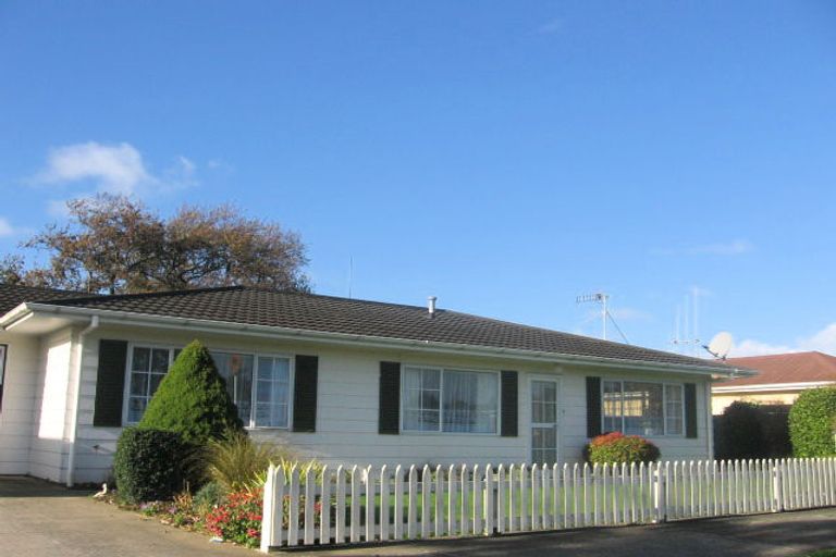 Photo of property in 2a Highbury Avenue, Highbury, Palmerston North, 4412