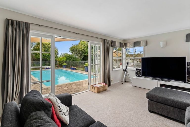 Photo of property in 85 Glenmore Road, Sunnyhills, Auckland, 2010