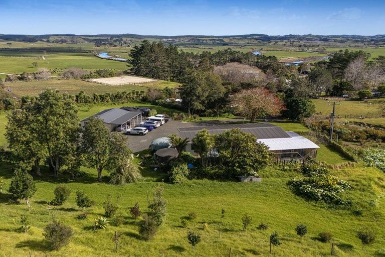 Photo of property in 207 Mangakura Road, Helensville, 0875