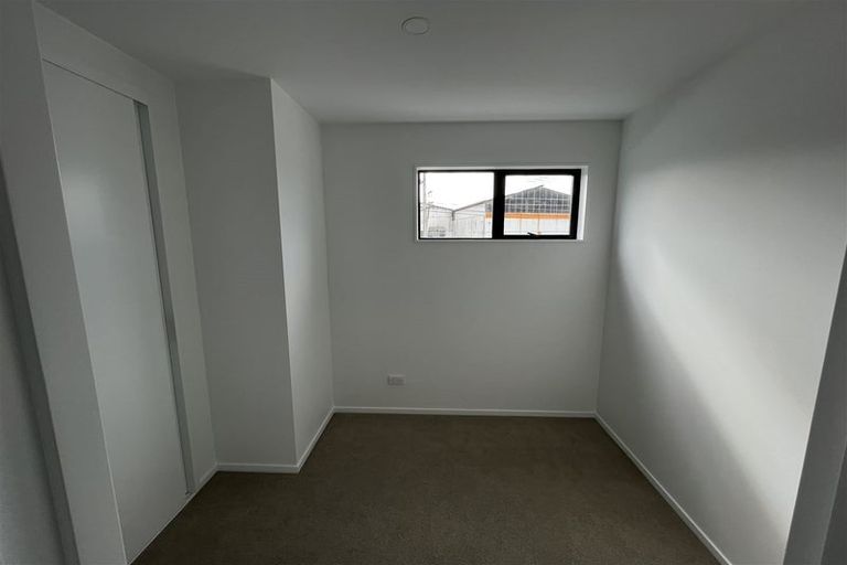 Photo of property in 1 Eileen Newey Place, Henderson, Auckland, 0612