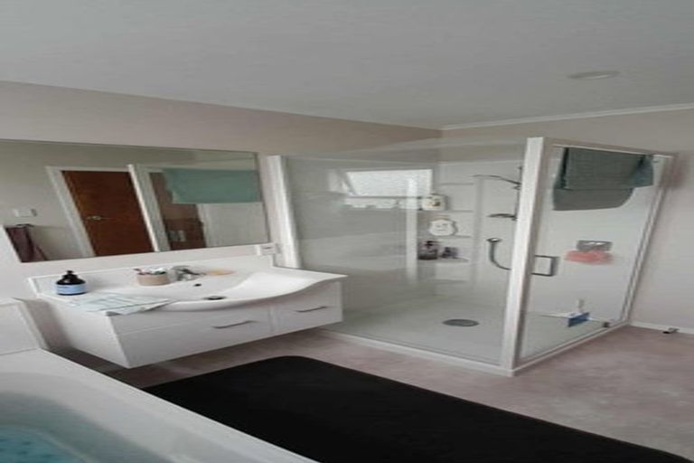 Photo of property in 2 Lansdowne Crescent, Glenview, Hamilton, 3206