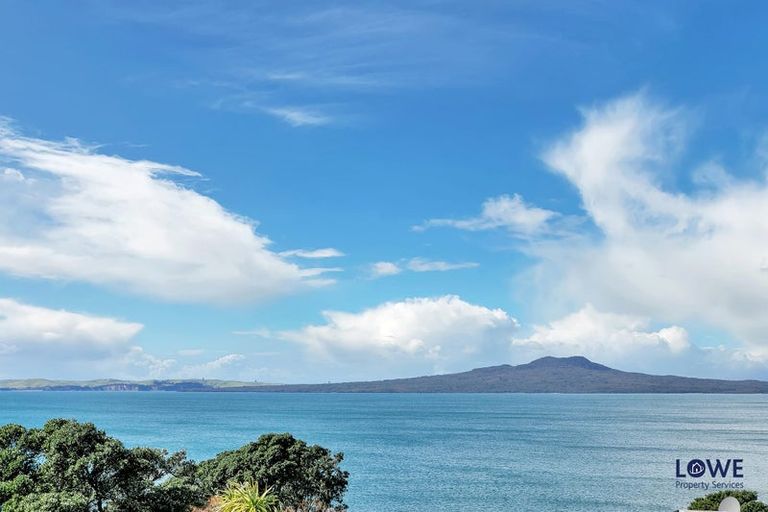 Photo of property in 1a Bournemouth Terrace, Murrays Bay, Auckland, 0630