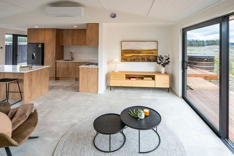 Photo of property in 191 Burdon Loop, Lake Hawea, 9382