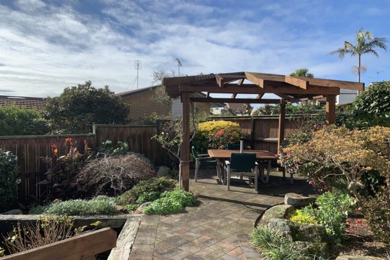 Photo of property in 56 Oliver Road, Eastern Beach, Auckland, 2012