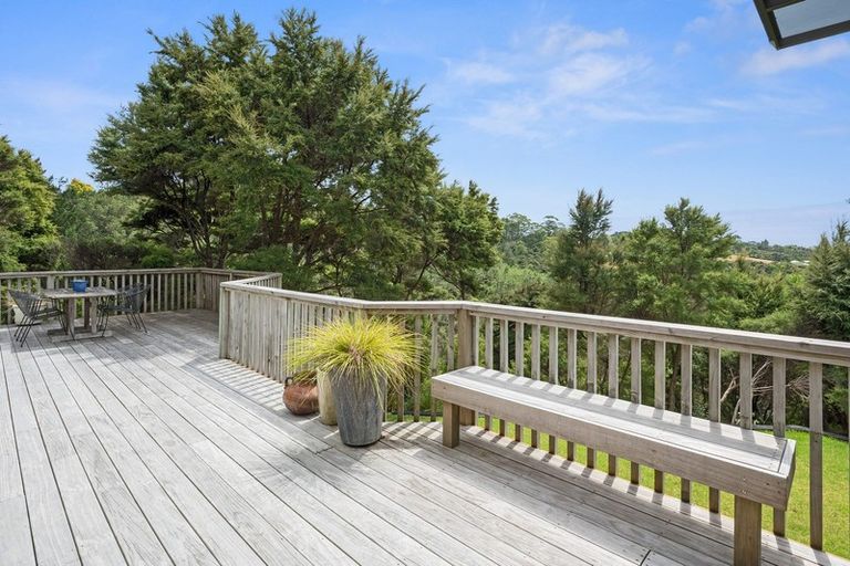 Photo of property in 361a Paremoremo Road, Paremoremo, Auckland, 0632