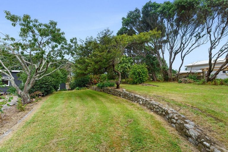 Photo of property in 321 Te Horo Beach Road, Te Horo Beach, Otaki, 5581