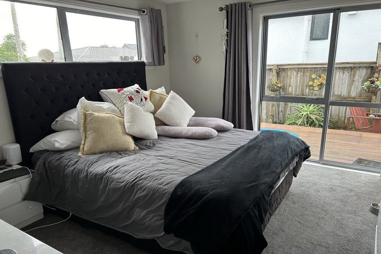 Photo of property in 6a Te Akau Crescent, Bucklands Beach, Auckland, 2012