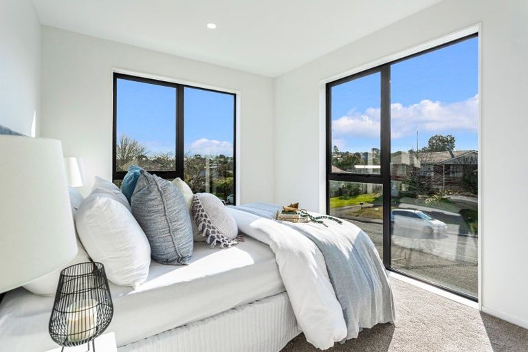 Photo of property in 23a West Harbour Drive, West Harbour, Auckland, 0618