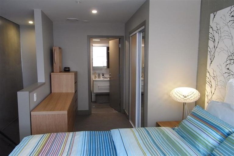 Photo of property in Canvas Apartments, 2/307 Willis Street, Te Aro, Wellington, 6011