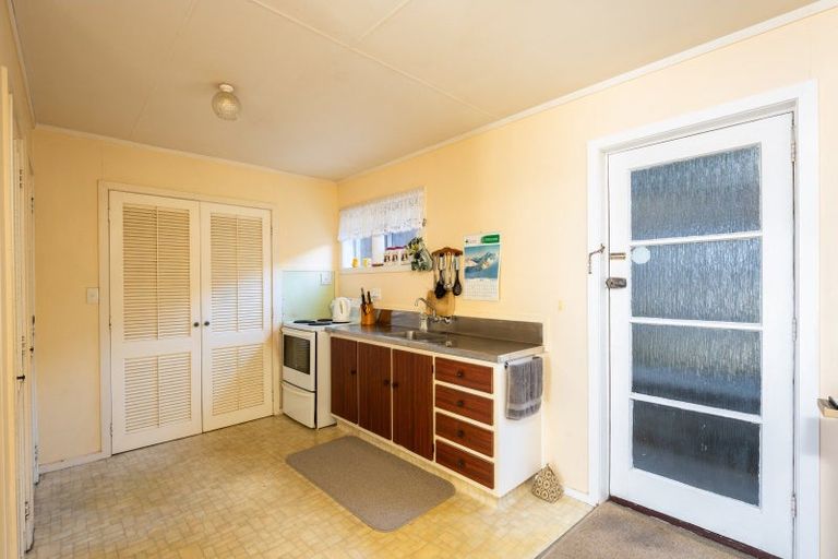 Photo of property in 21 Bayly Road, Moturoa, New Plymouth, 4310