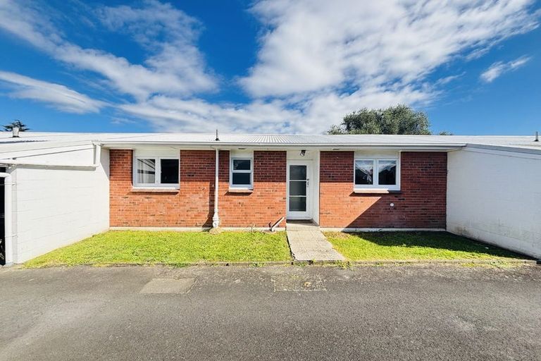 Photo of property in 2/76 Settlement Road, Papakura, 2110