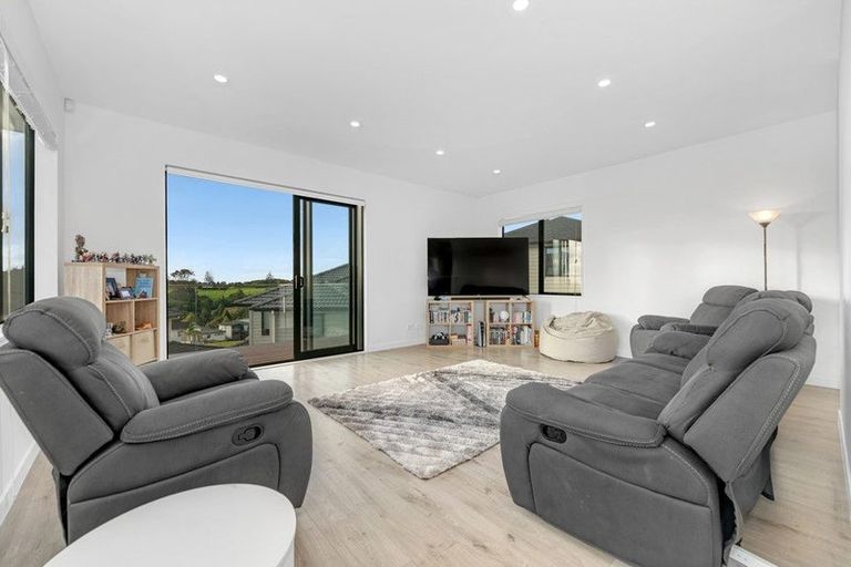 Photo of property in 32 Jabal Crescent, Totara Park, Auckland, 2105