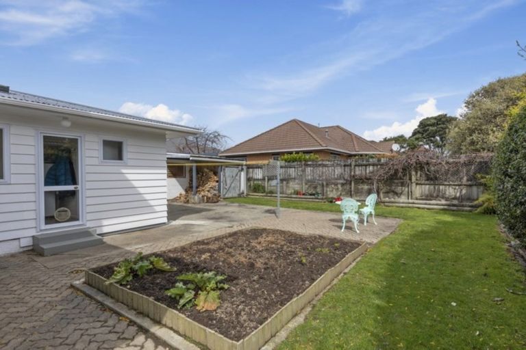 Photo of property in 13 Whites Line West, Woburn, Lower Hutt, 5010