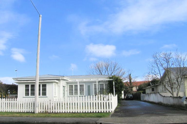 Photo of property in 227 Grove Road, Mayfair, Hastings, 4122