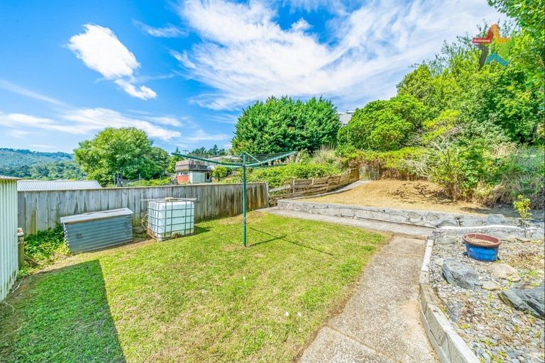 Photo of property in 49 Delaney Drive, Stokes Valley, Lower Hutt, 5019
