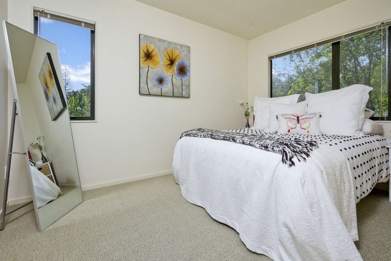 Photo of property in 2/29 John Court Street, Birkenhead, Auckland, 0626
