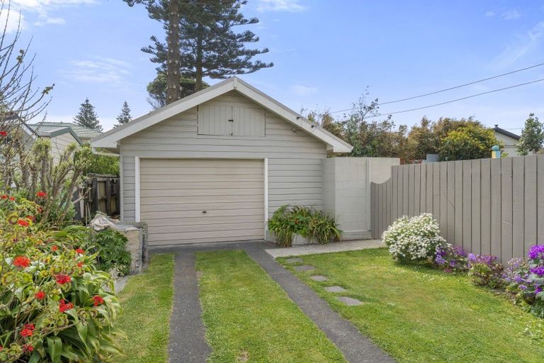 Photo of property in 67 Moana Street, Otaki Beach, Otaki, 5512
