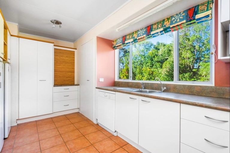 Photo of property in 117 Oakura Road, Oakura, Hikurangi, 0184