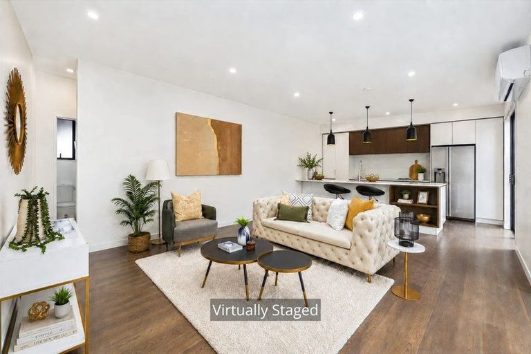 Photo of property in 19a Northcross Drive, Oteha, Auckland, 0632