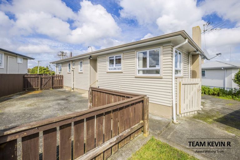 Photo of property in 21 Orchard Rise, Rosehill, Papakura, 2113