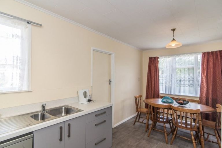 Photo of property in 475 Te Moana Road, Waikanae, 5036