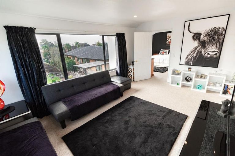 Photo of property in 26a Crofton Road, Harewood, Christchurch, 8051